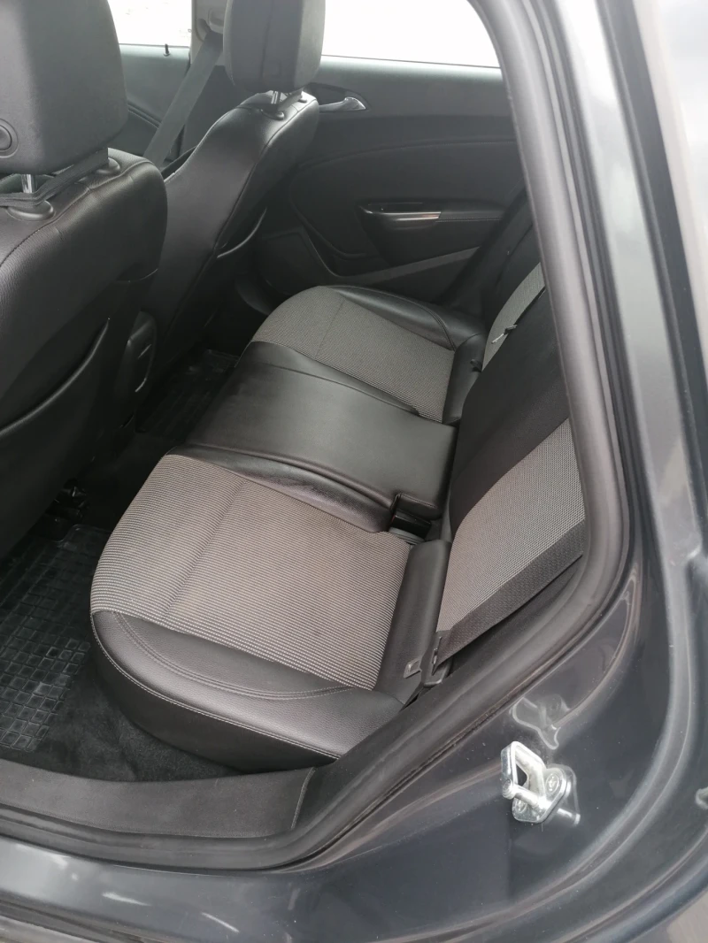 Opel Astra Спорт тоурер, снимка 16 - Автомобили и джипове - 52353195