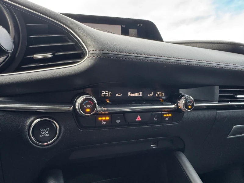 Mazda 3 2.0i-AWD-HEADUP-DISTRONIC-BOSE-360cam-ПОДГРЕВ-FULL, снимка 12 - Автомобили и джипове - 52552450