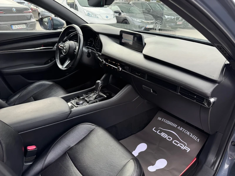 Mazda 3 2.0i-AWD-HEADUP-DISTRONIC-BOSE-360cam-ПОДГРЕВ-FULL, снимка 17 - Автомобили и джипове - 52552450