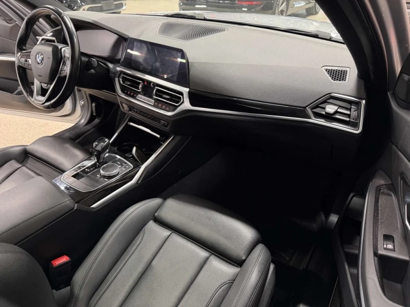 BMW 330 * xDrive * CARFAX * ЦЕНА ДО БГ, снимка 11 - Автомобили и джипове - 53469794