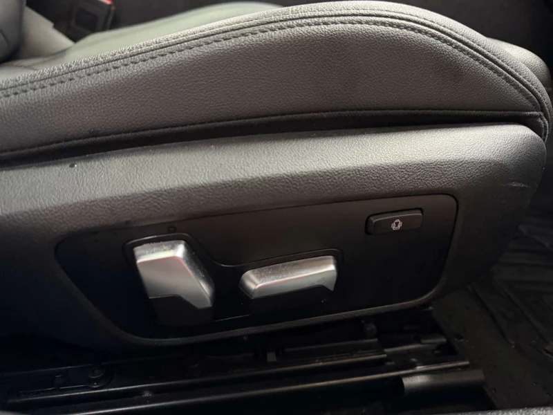 BMW 330 * xDrive * CARFAX * ЦЕНА ДО БГ, снимка 15 - Автомобили и джипове - 53469794