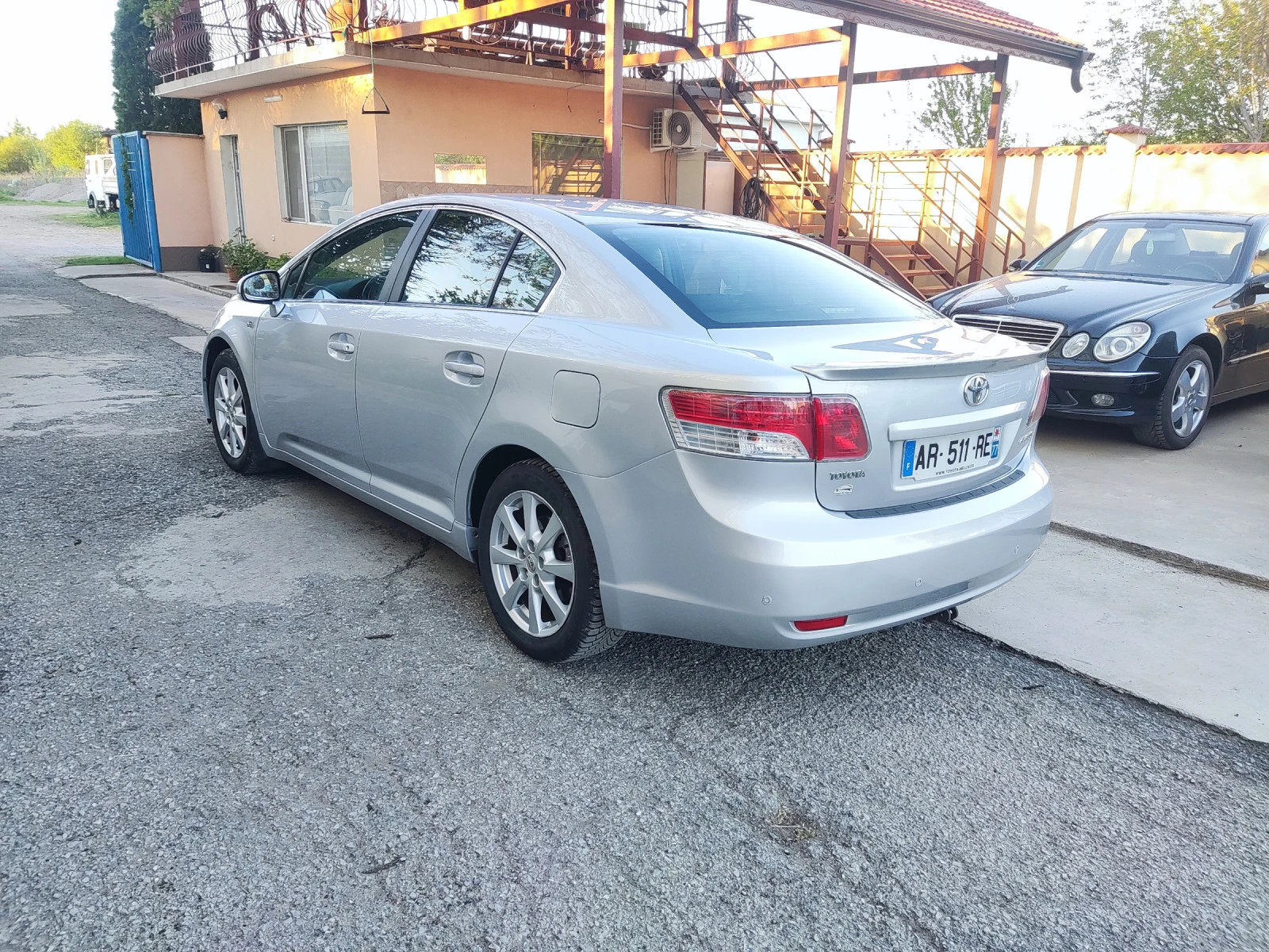 Toyota Avensis 2.2 d4d - изображение 4