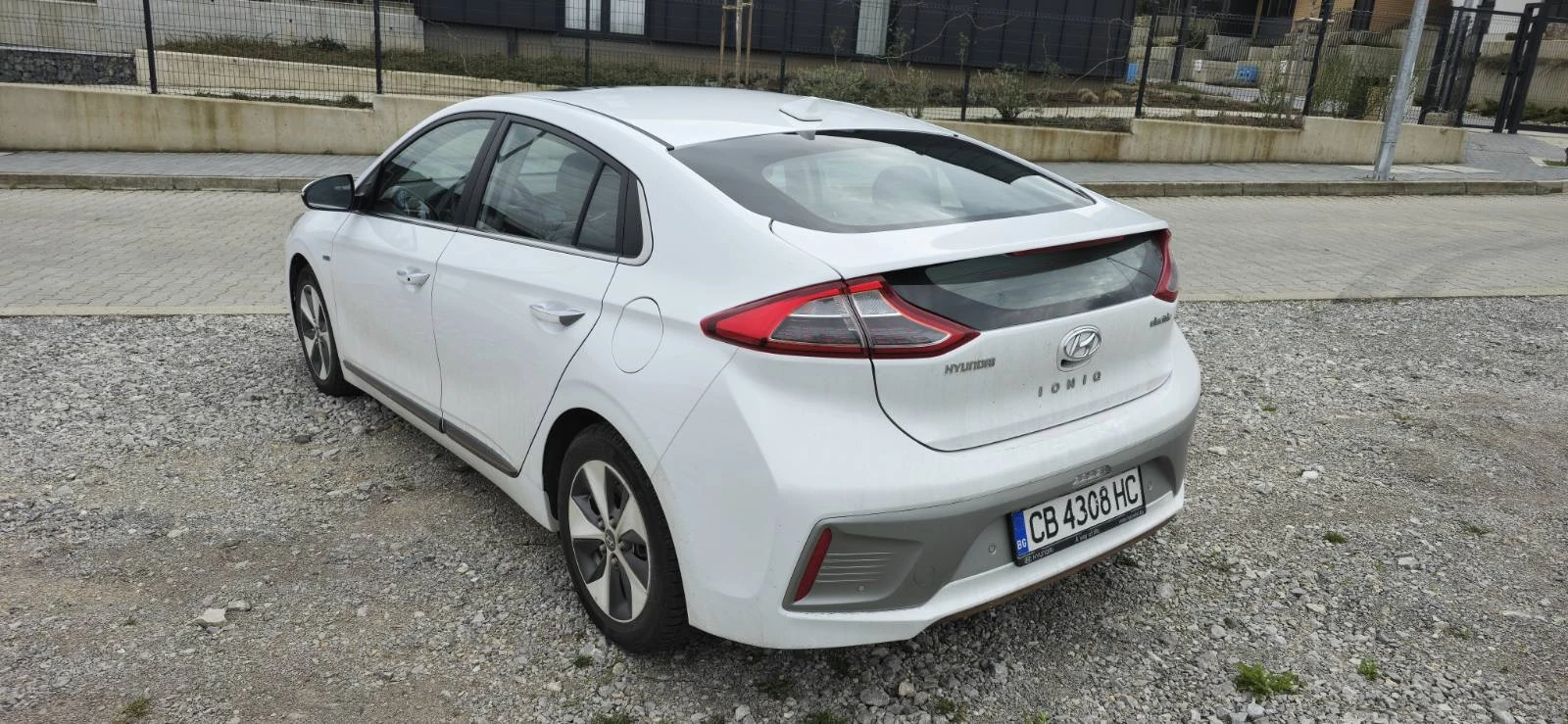 Hyundai Ioniq  - изображение 8