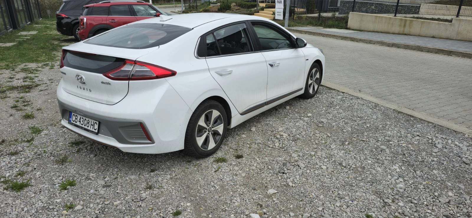 Hyundai Ioniq  - изображение 5