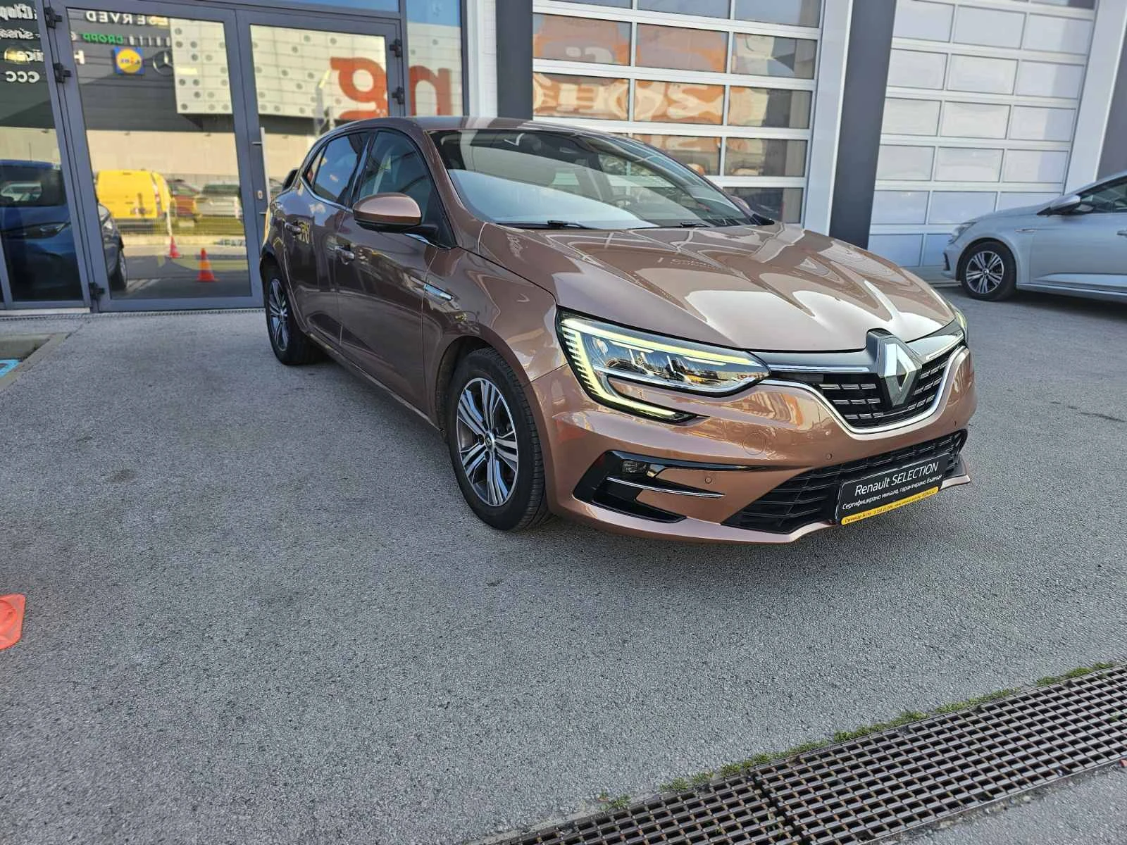 Renault Megane 1.3 TCe 140 EDC - изображение 2