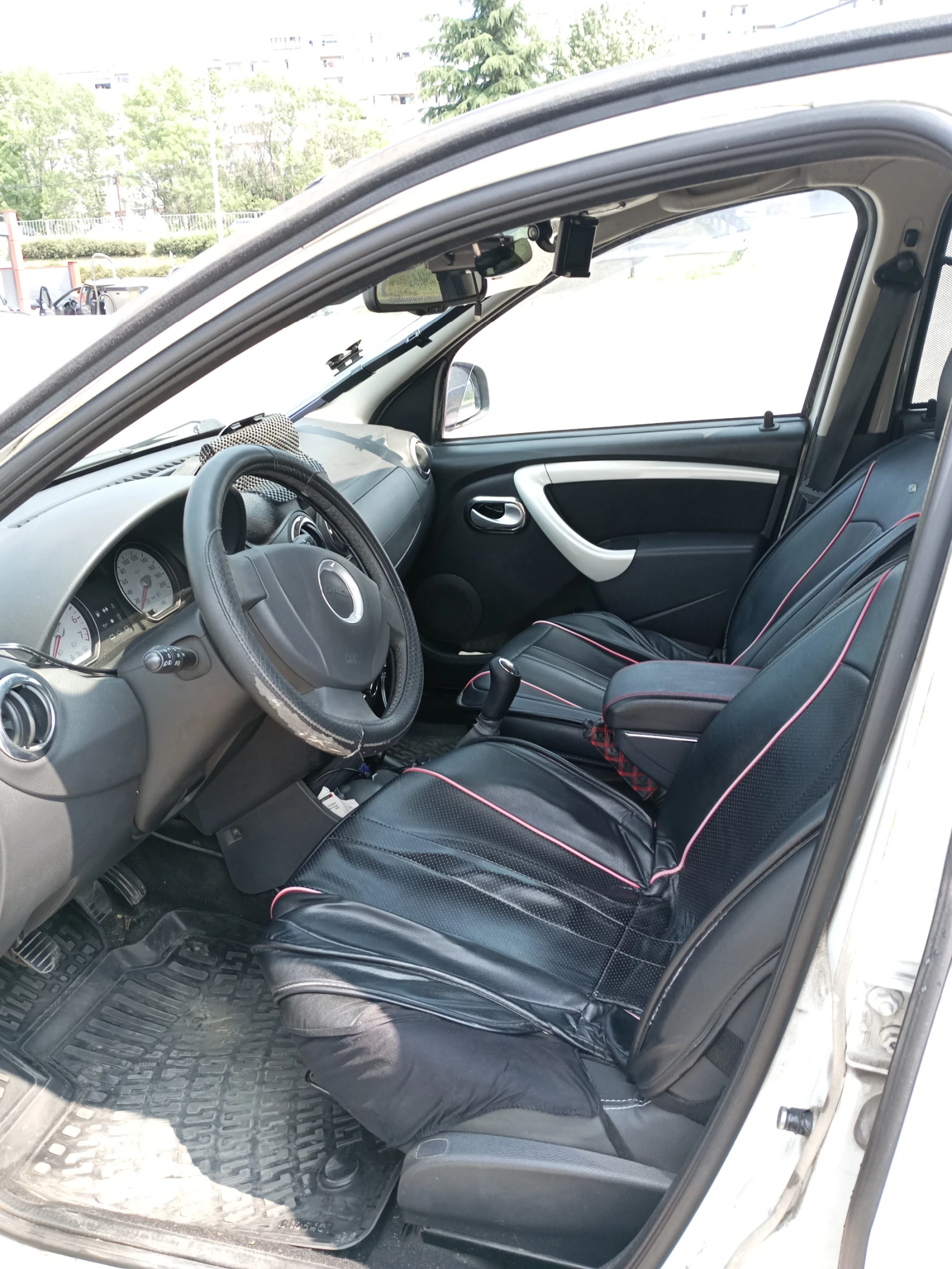 Dacia Sandero 1 - изображение 8