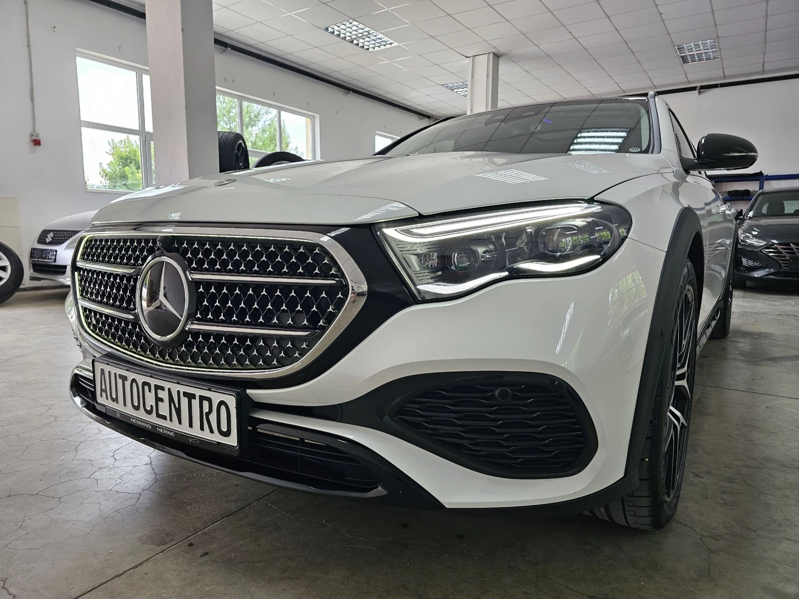 Mercedes-Benz E 300 de All Terrain Панорама  - изображение 4