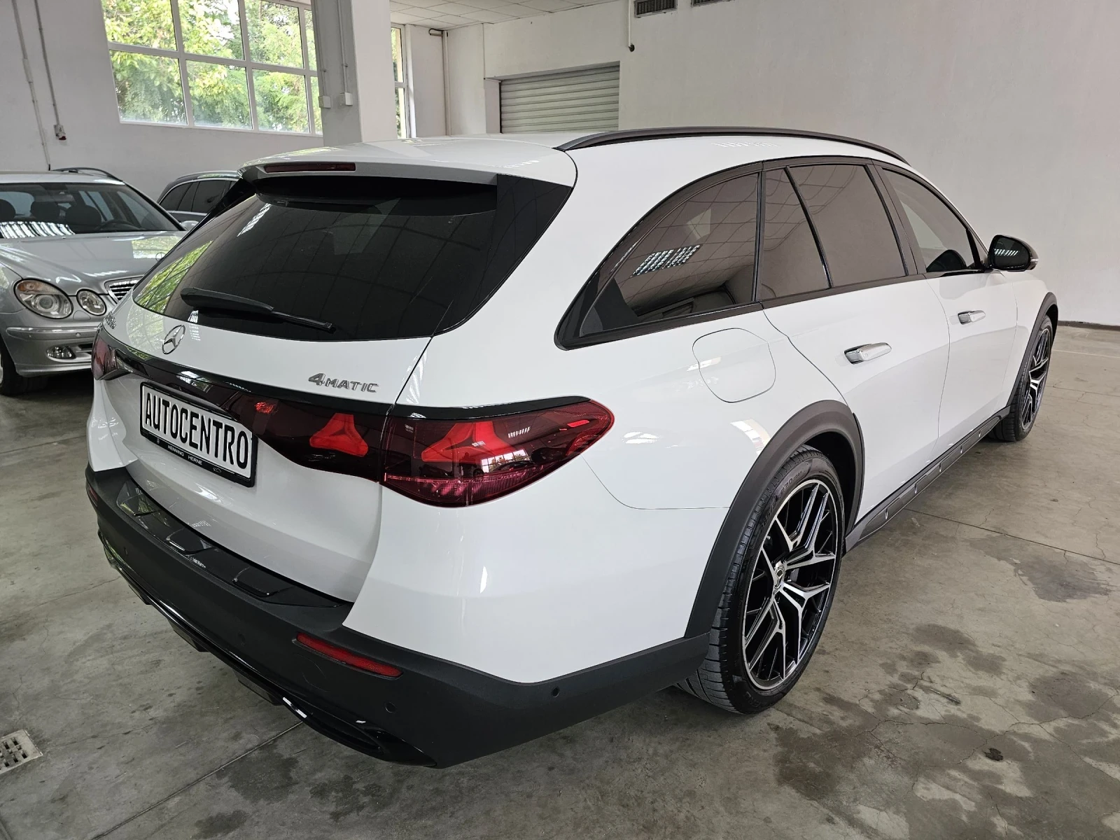 Mercedes-Benz E 300 de All Terrain Панорама  - изображение 5