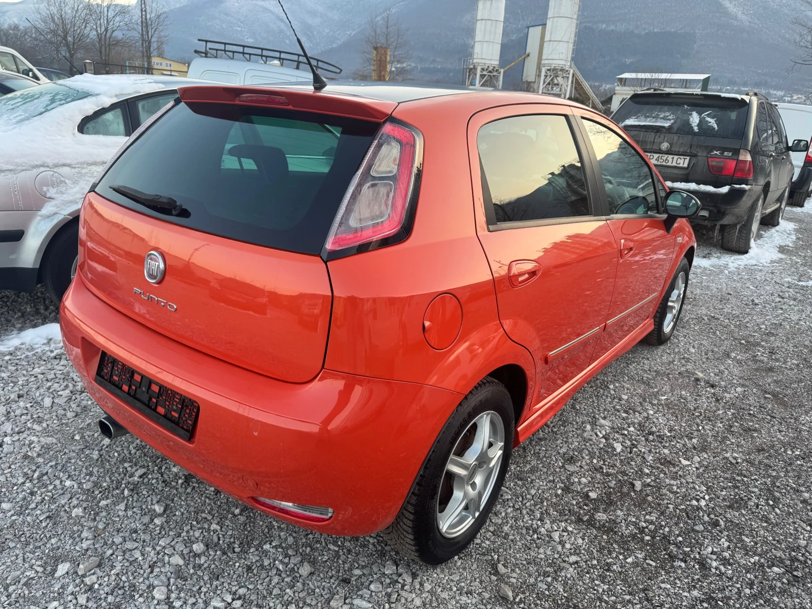 Fiat Punto 1.4i KLIMA  - изображение 7