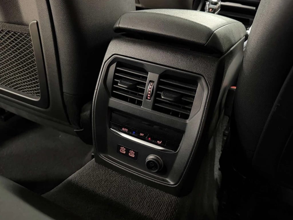 BMW 330 * xDrive * CARFAX * ���� �� �� | Mobile.bg � ����������� 14