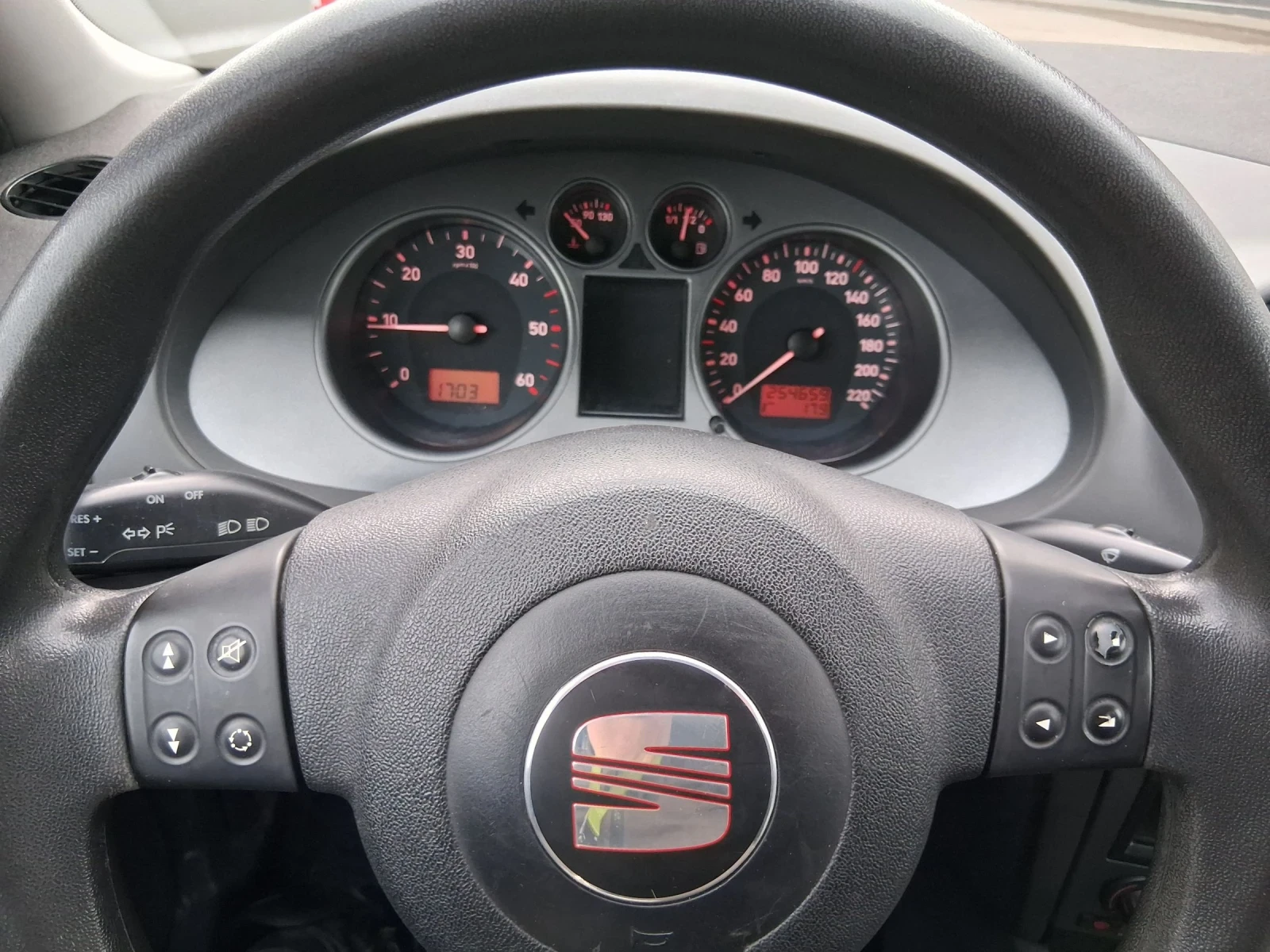 Seat Ibiza 1.4тди Нов Внос Германия Климатроник , снимка 5 - Автомобили и джипове - 54032396