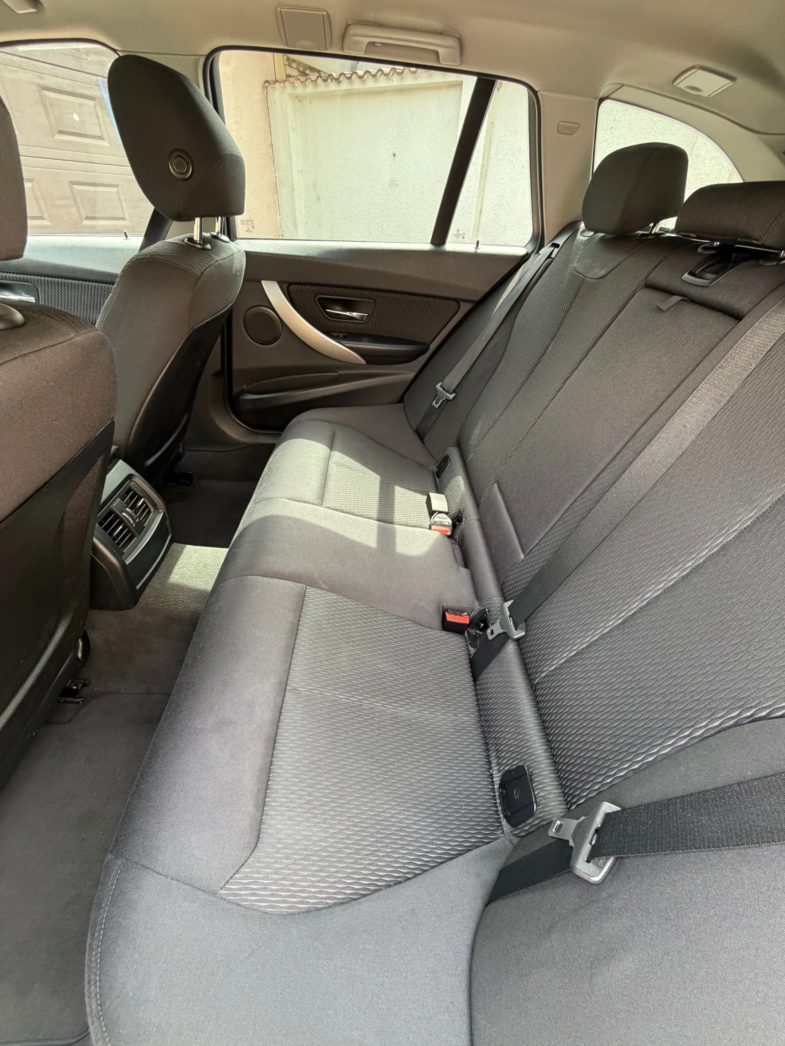 BMW 320, снимка 7 - Автомобили и джипове - 54608351