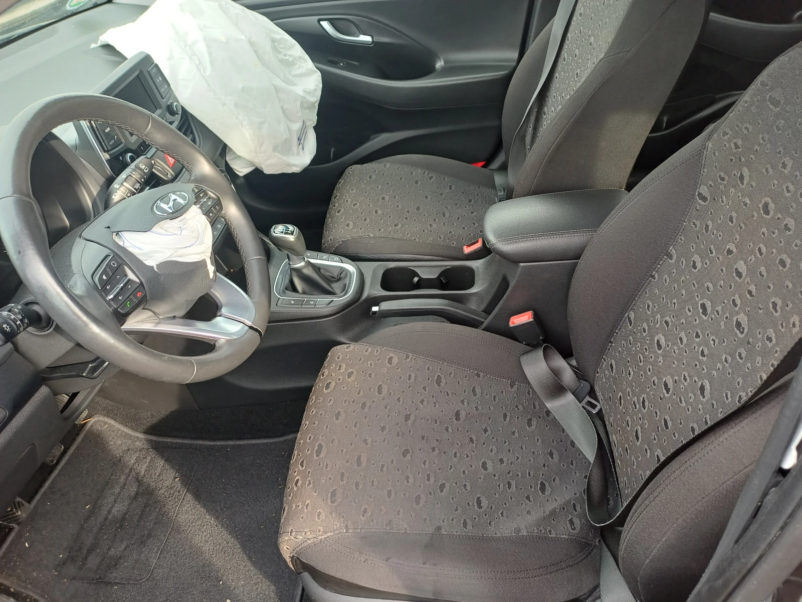 Hyundai I30 1.0gdi turbo 120кс, снимка 8 - Автомобили и джипове - 54773199