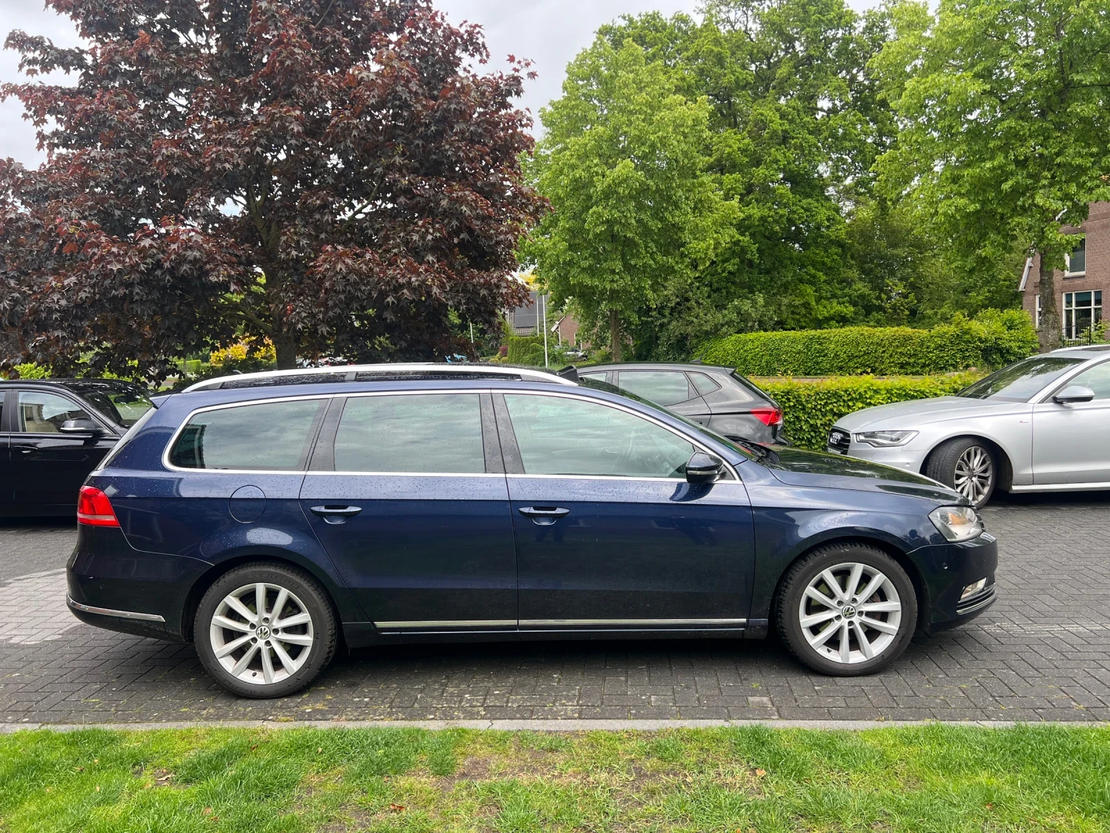 VW Passat Highline* Автомат* Дистроник* Кожа* Алкантара* Пан, снимка 4 - Автомобили и джипове - 54827002