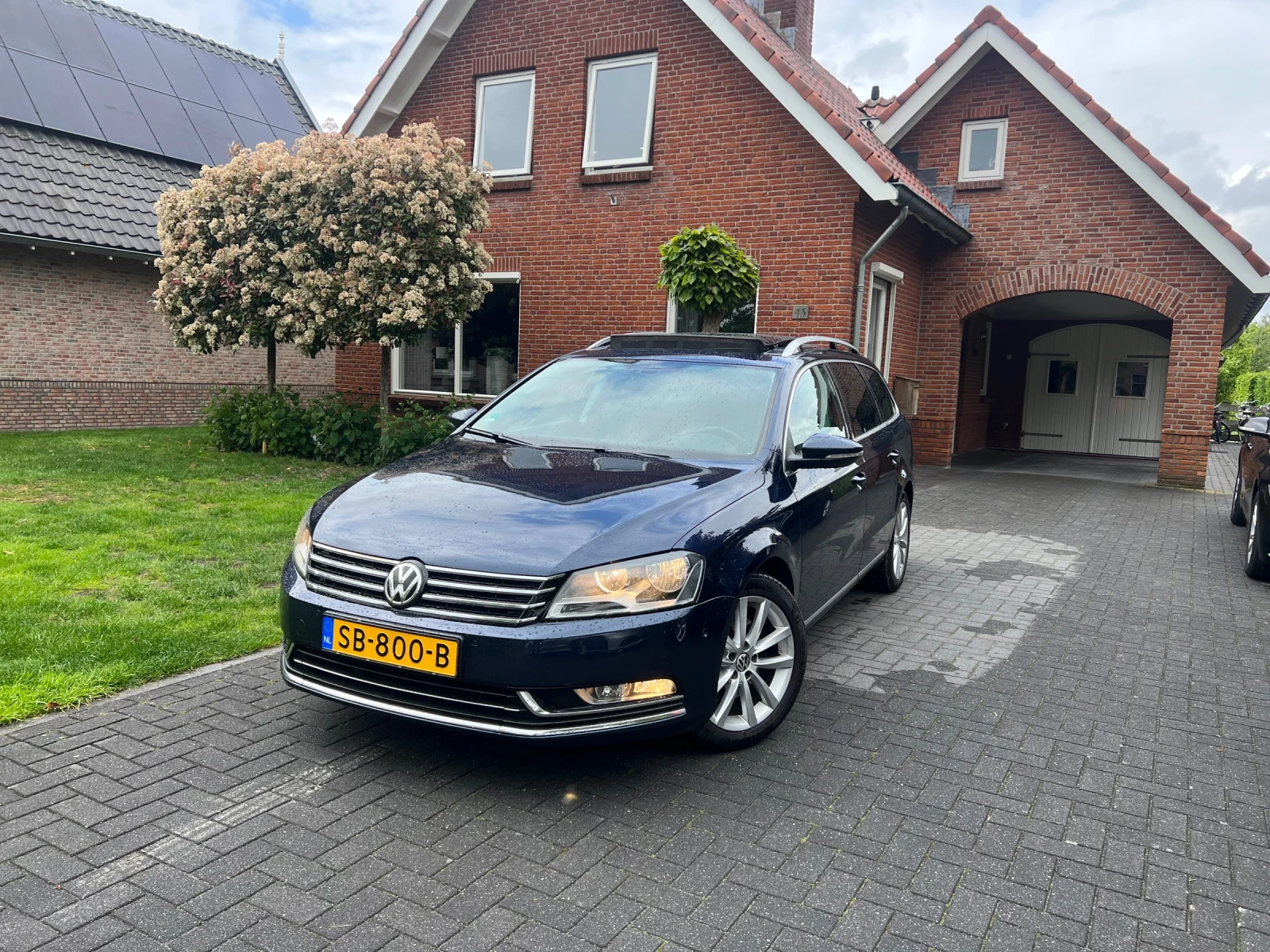 VW Passat Highline* Автомат* Дистроник* Кожа* Алкантара* Пан