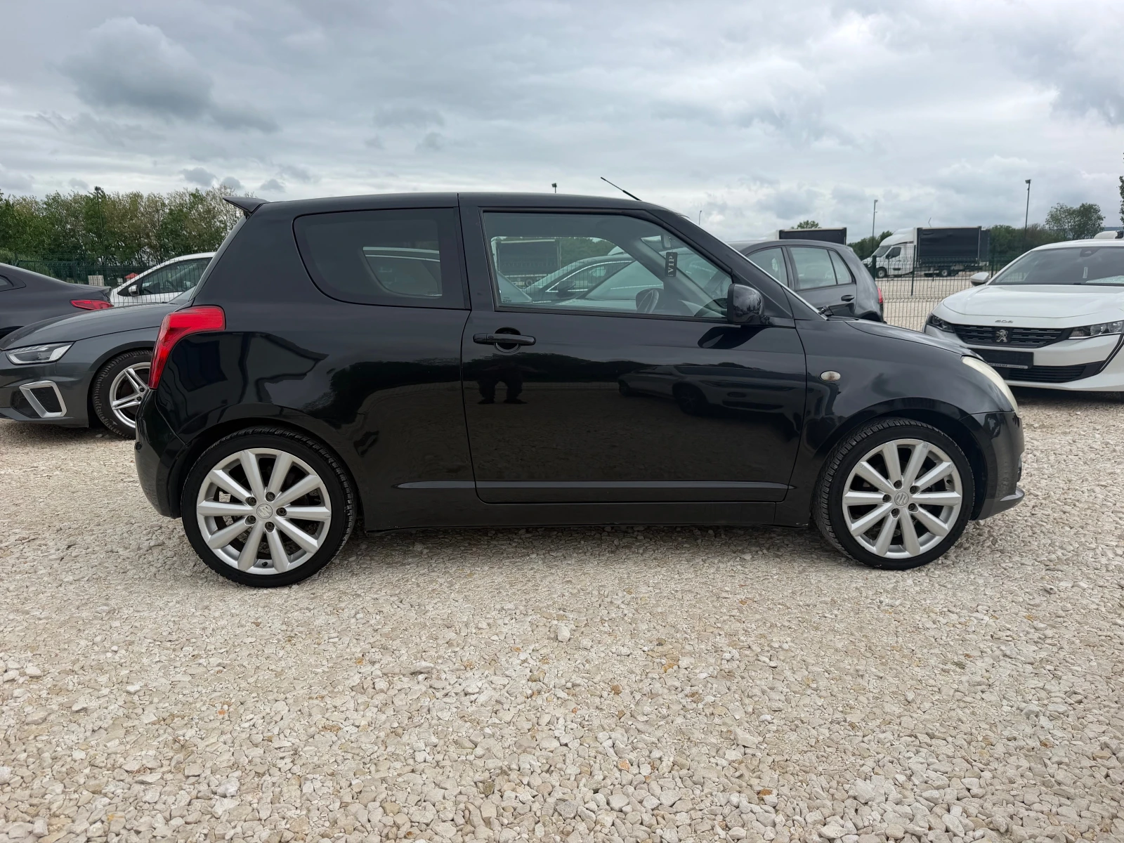 Suzuki Swift 1.6B/GPL, снимка 7 - Автомобили и джипове - 55068154
