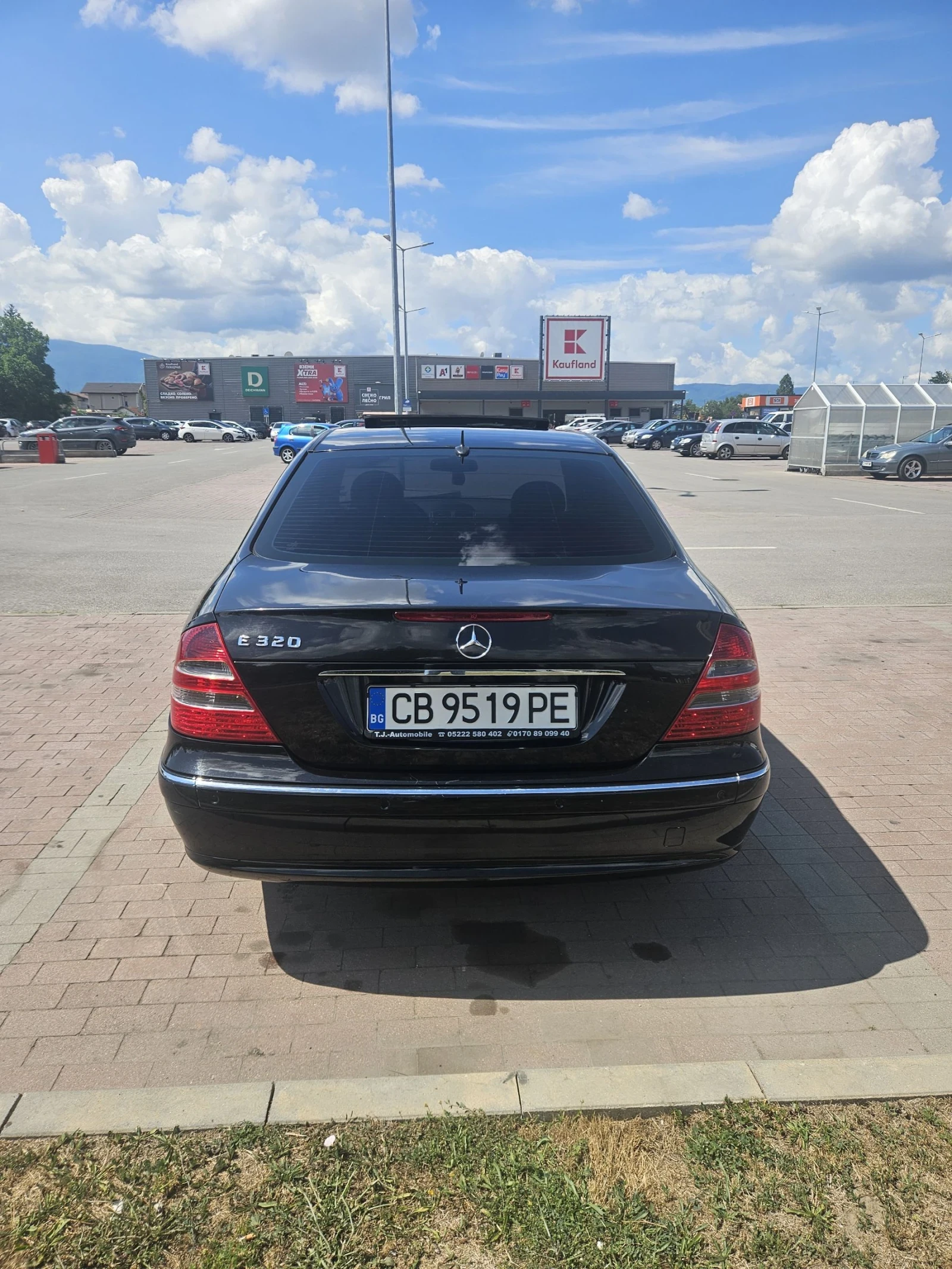 Mercedes-Benz E 320, снимка 6 - Автомобили и джипове - 55218278