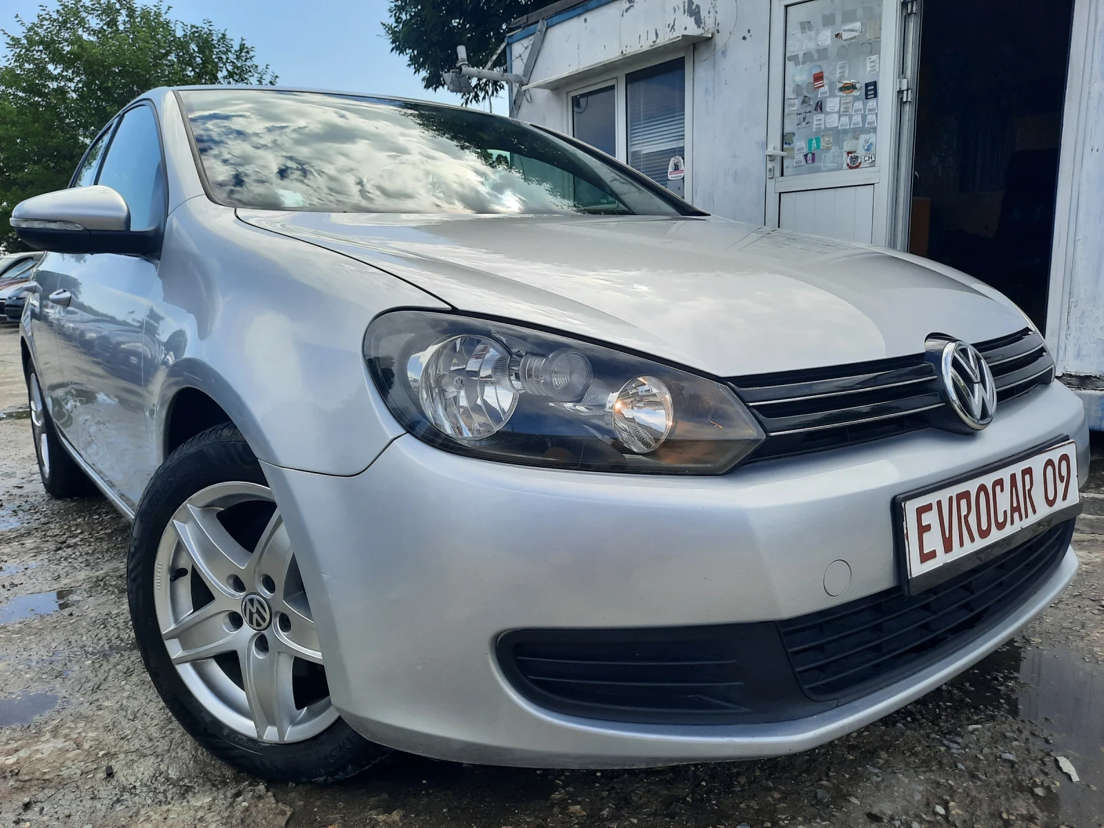 VW Golf 2010та КАТО НОВ, снимка 2 - Автомобили и джипове - 55433899