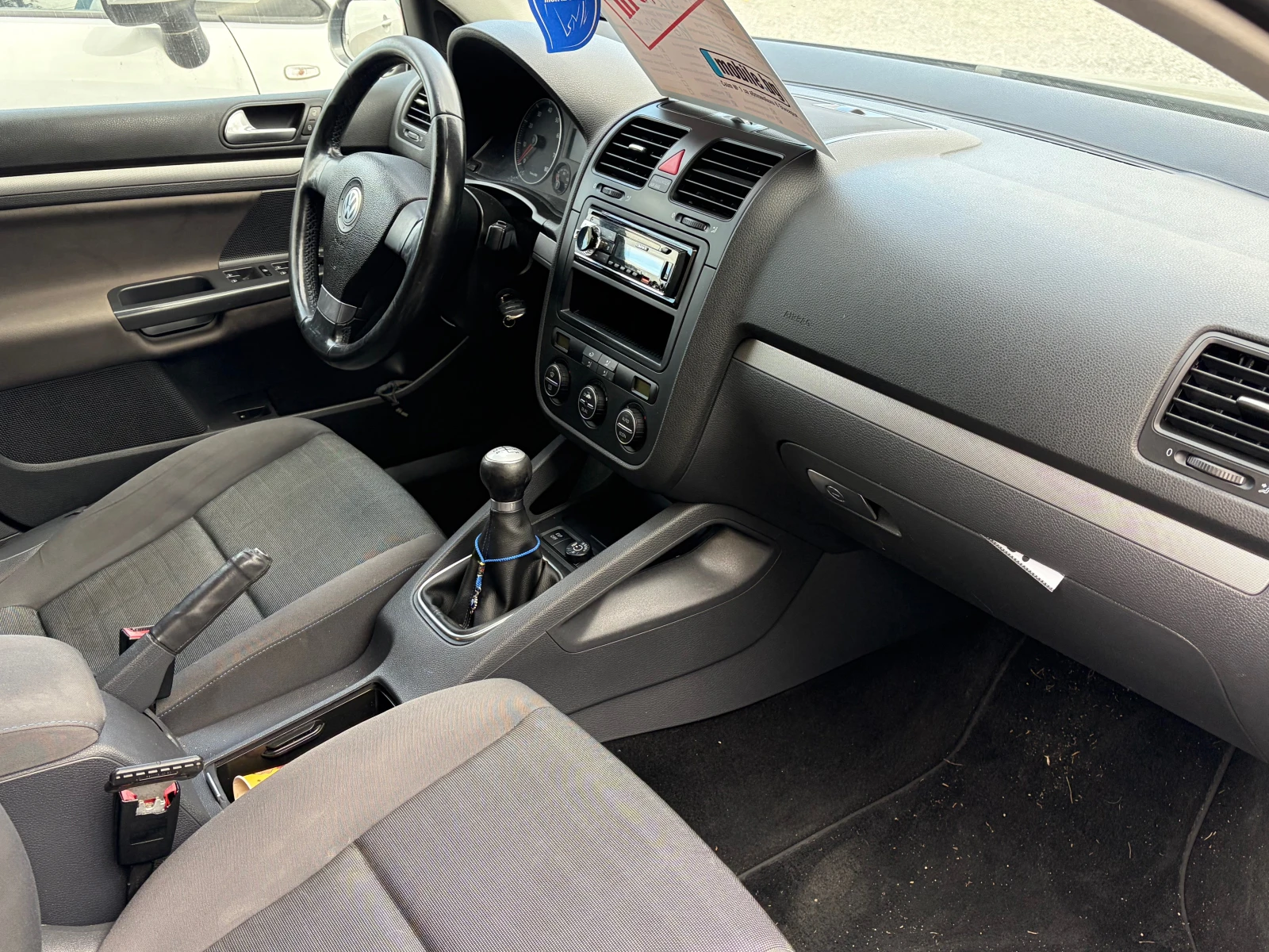 VW Golf 1.6i Газ.инжекцйон, снимка 9 - Автомобили и джипове - 56720850