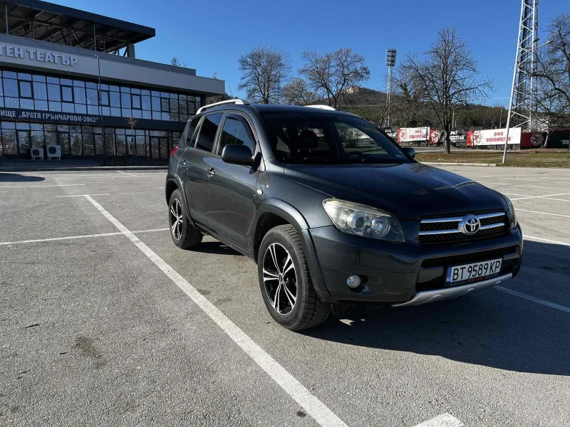 Toyota Rav4 Toyota Rav4 2.2 D-4D / Facelift /, снимка 1 - Автомобили и джипове - 49242041