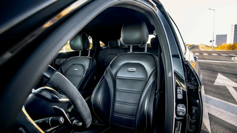 Mercedes-Benz GLC 63 AMG S 4MATIC+ /Stage 2+ /Digital/Multibeam/Burmester, снимка 10 - Автомобили и джипове - 50610143