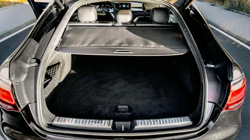 Mercedes-Benz GLC 63 AMG S 4MATIC+ /Stage 2+ /Digital/Multibeam/Burmester, снимка 17 - Автомобили и джипове - 50610143