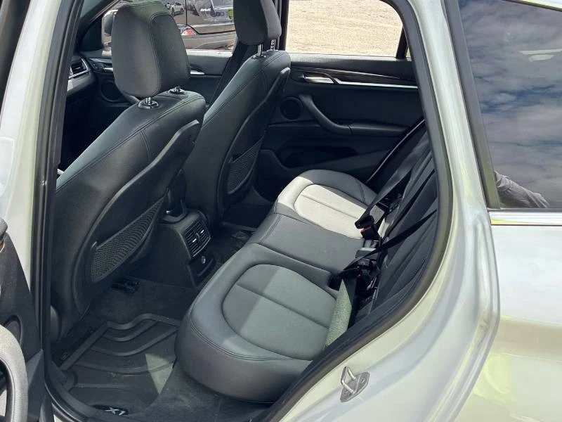BMW X1 * xDrive28I * 2 КЛЮЧА * PANO * CARFAX, снимка 15 - Автомобили и джипове - 55601816