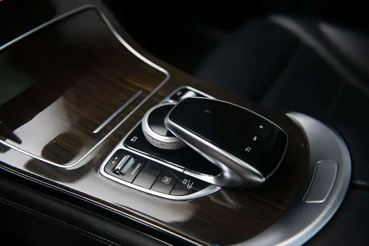 Mercedes-Benz GLC 350 350e 4MATIC Plug in Hybrid* ЛИЗИНГ, снимка 12 - Автомобили и джипове - 55704588