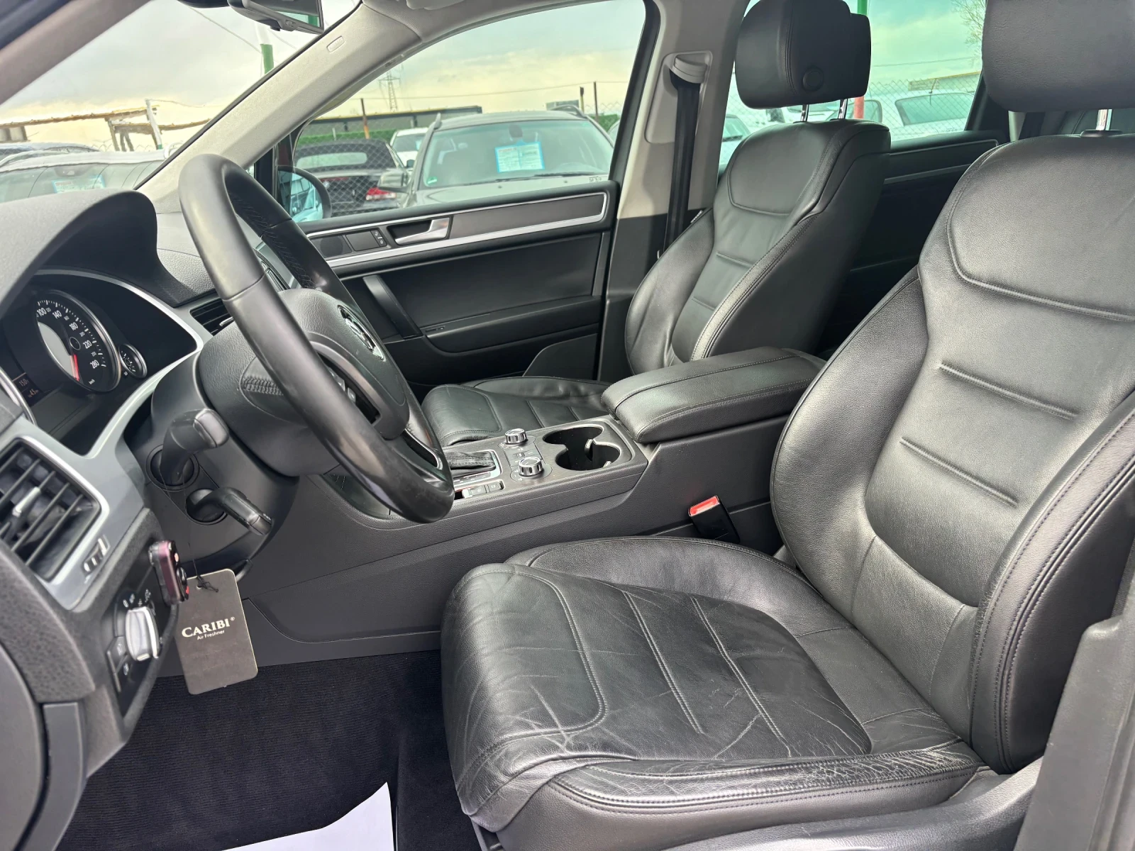 VW Touareg 3.0TDI/245к.с/4х4/NAVI/LED/360 /8ск, снимка 8 - Автомобили и джипове - 54151362