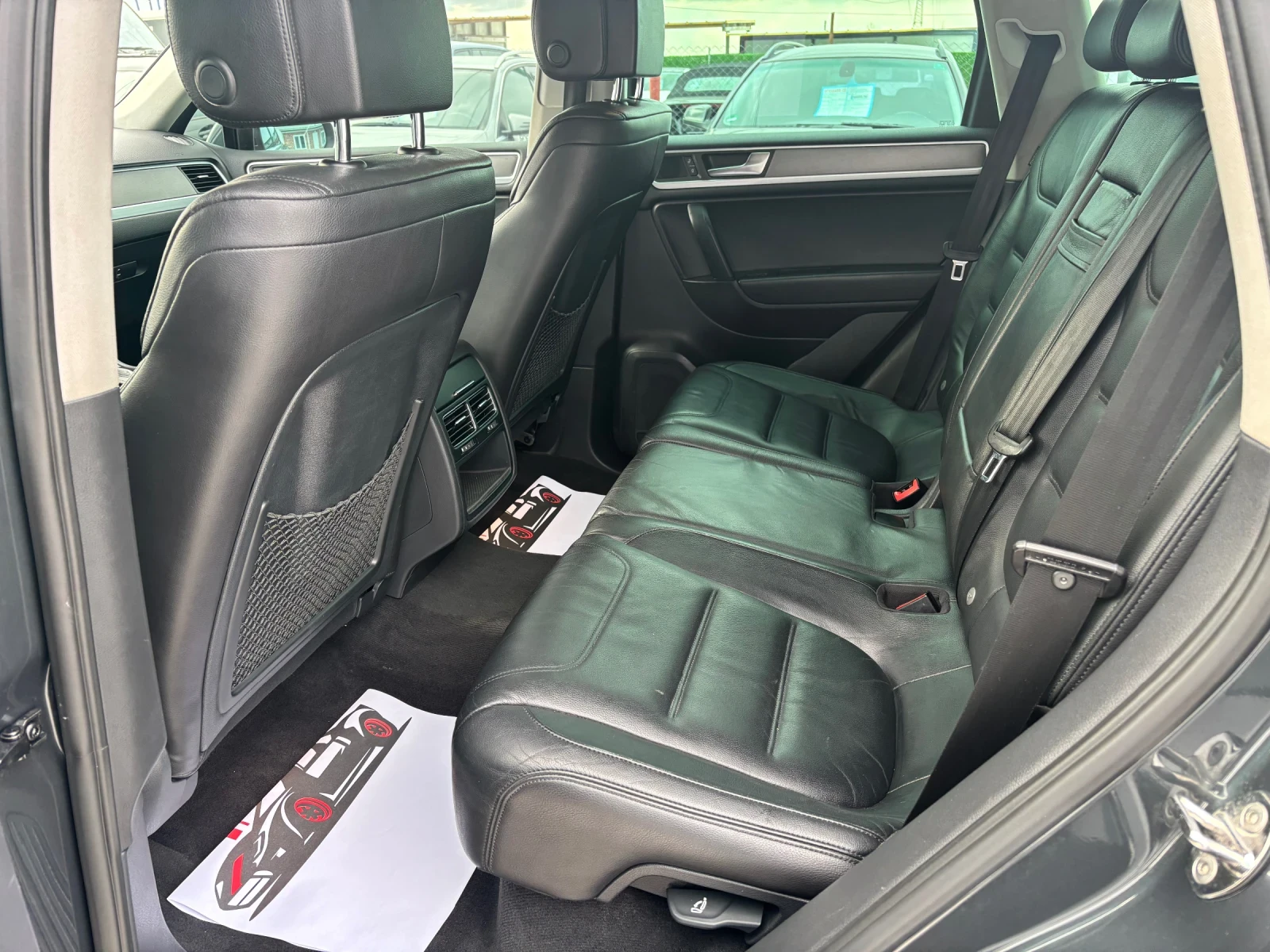 VW Touareg 3.0TDI/245к.с/4х4/NAVI/LED/360 /8ск, снимка 10 - Автомобили и джипове - 54151362