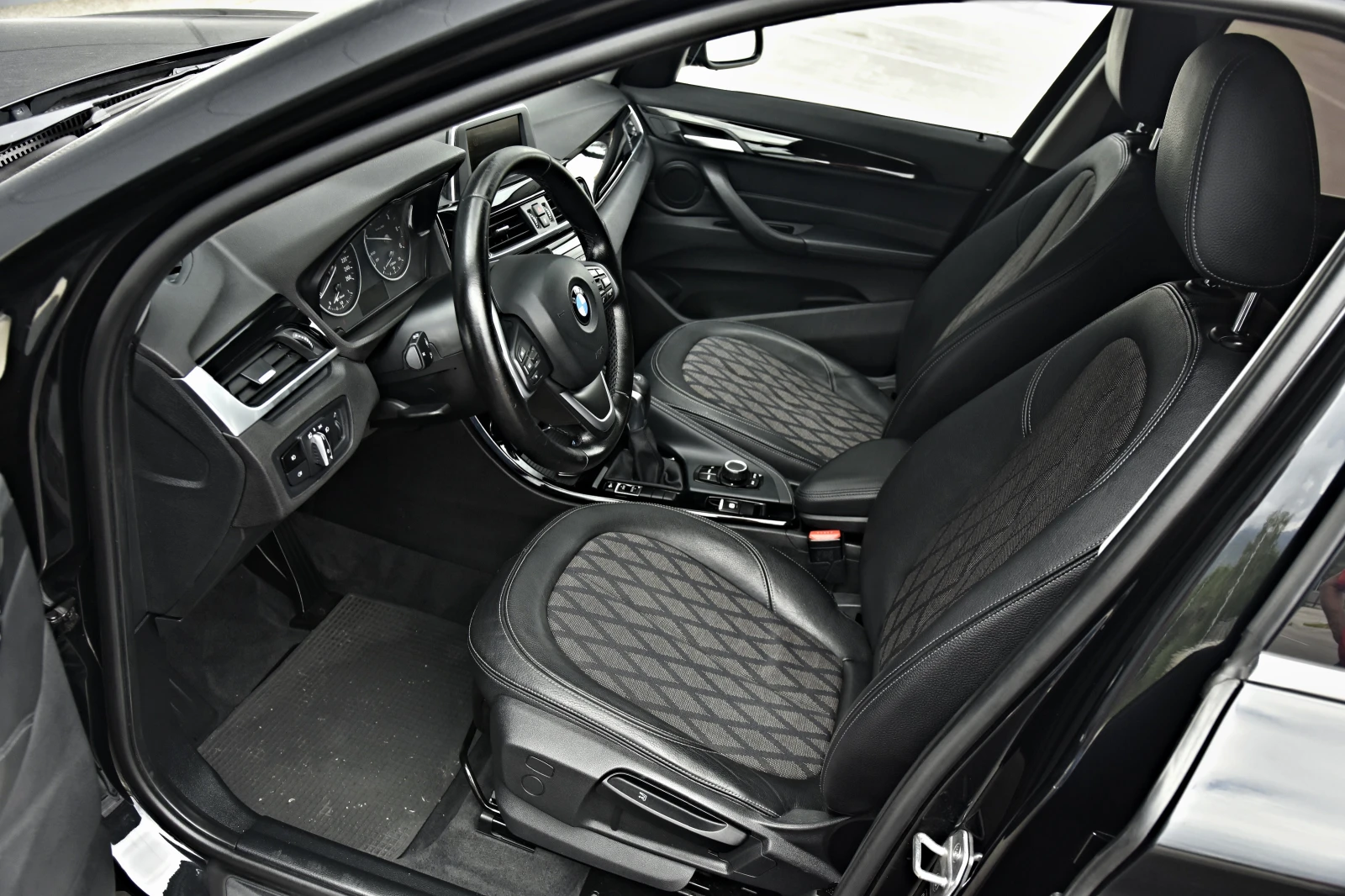 BMW X1 1.8 sdrive, снимка 11 - Автомобили и джипове - 54943971