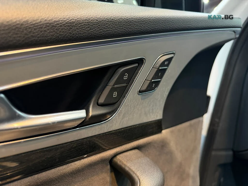 Audi Q7 Масаж * Adaptive Cruiz * АвтоКредит * (ЦЕНА ДО БГ), снимка 12 - Автомобили и джипове - 55001759