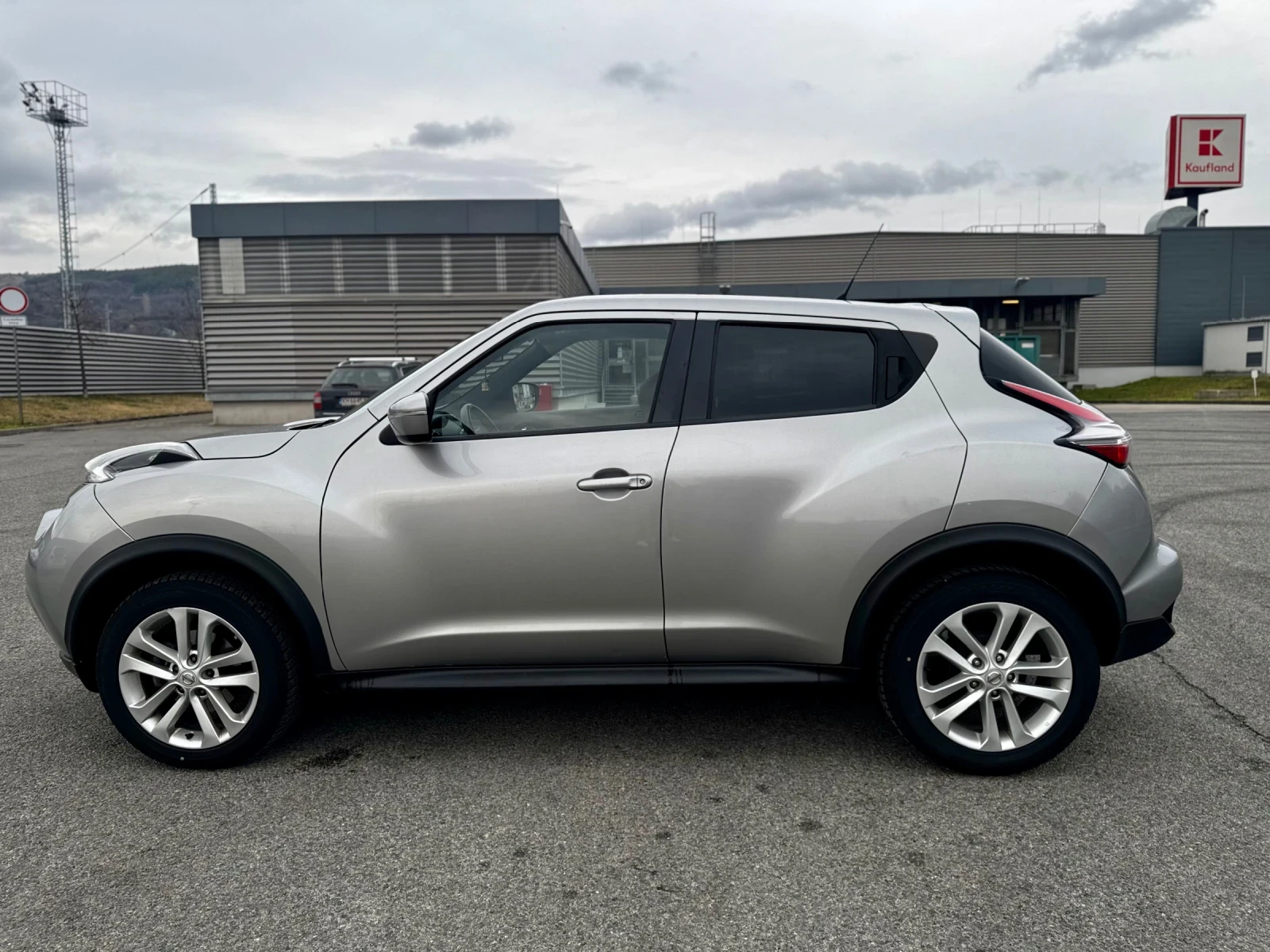 Nissan Juke 1.5 dCi Euro 6, снимка 4 - Автомобили и джипове - 55101438