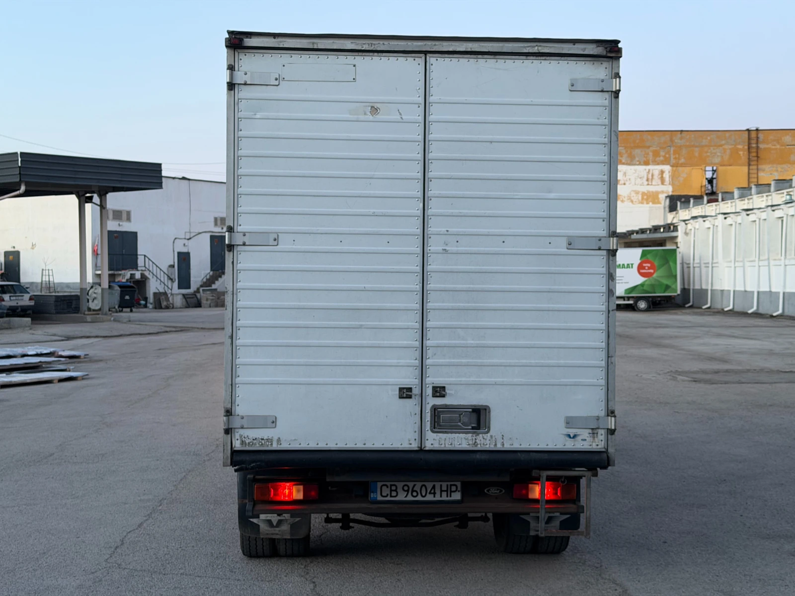 Ford Transit T350 125 2.4TD Двойна гума Фургон, снимка 5 - Бусове и автобуси - 54066998