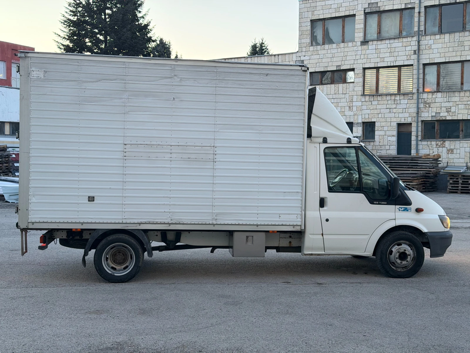 Ford Transit T350 125 2.4TD Двойна гума Фургон, снимка 7 - Бусове и автобуси - 54066998