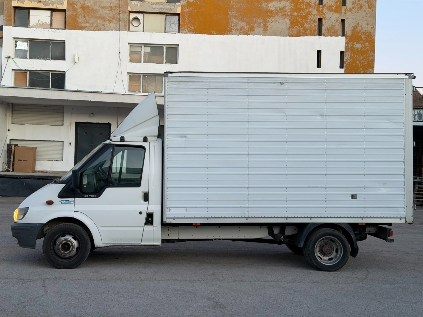 Ford Transit T350 125 2.4TD Двойна гума Фургон, снимка 3 - Бусове и автобуси - 54066998