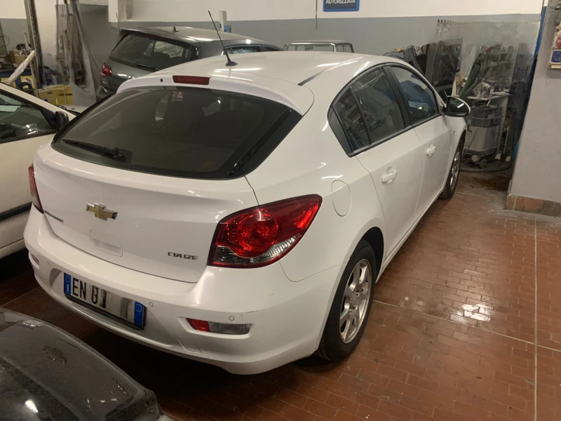 Chevrolet Cruze 1.7CDTI, снимка 2 - Автомобили и джипове - 47500127