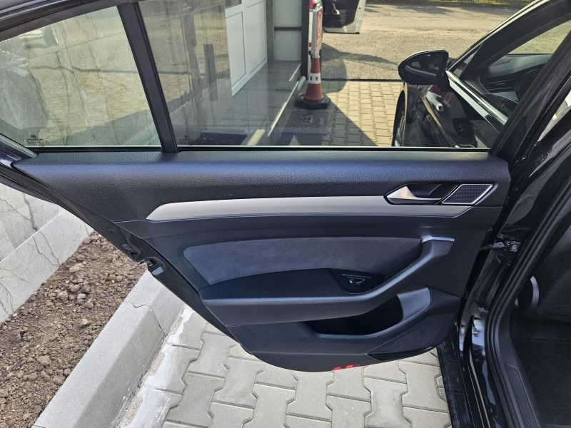 VW Passat 1.6tdi dsg, снимка 11 - Автомобили и джипове - 49289483