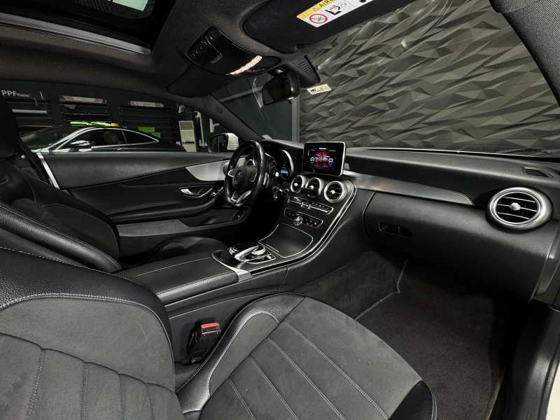 Mercedes-Benz C 250 AMG Line* Pano* Burmester* Camera, снимка 10 - Автомобили и джипове - 52479612