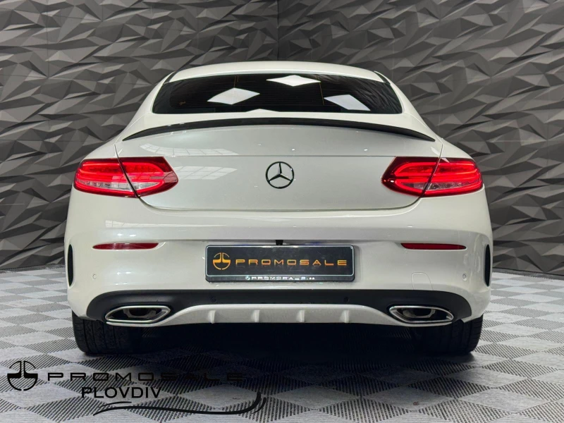 Mercedes-Benz C 250 AMG Line* Pano* Burmester* Camera, снимка 4 - Автомобили и джипове - 52479612