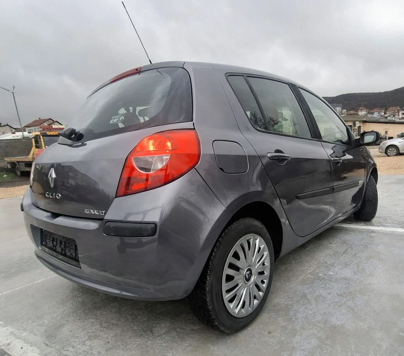 Renault Clio 1.2i 75к.с., снимка 6 - Автомобили и джипове - 52618576