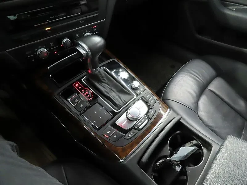 Audi A6 2.0 TDI Quattro, снимка 13 - Автомобили и джипове - 55056576
