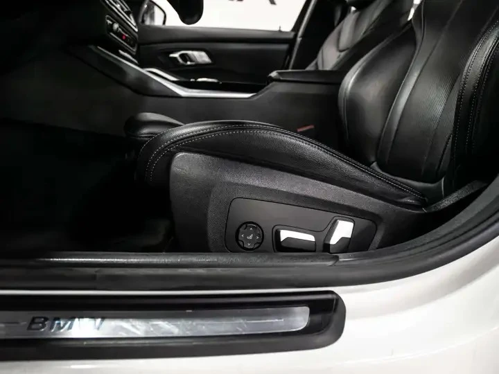 BMW 320 Automatic, снимка 13 - Автомобили и джипове - 56010748