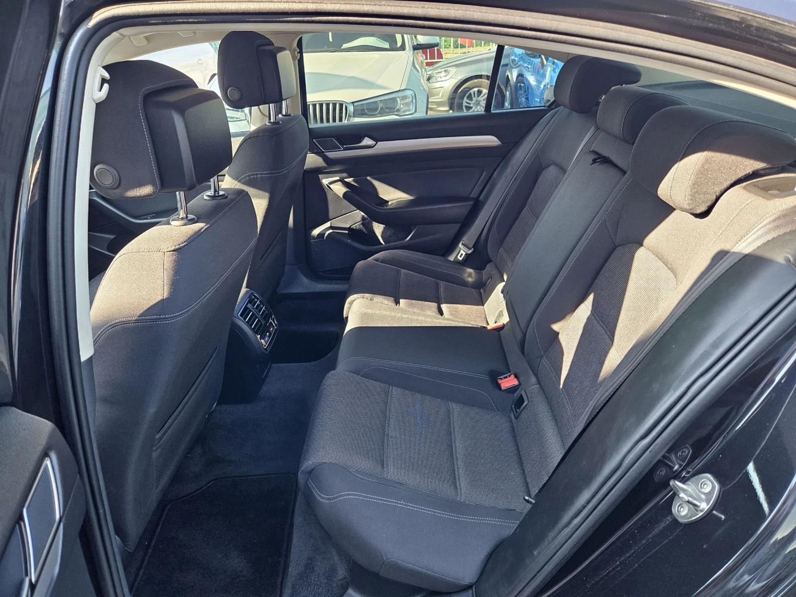 VW Passat 1.6tdi dsg - изображение 10