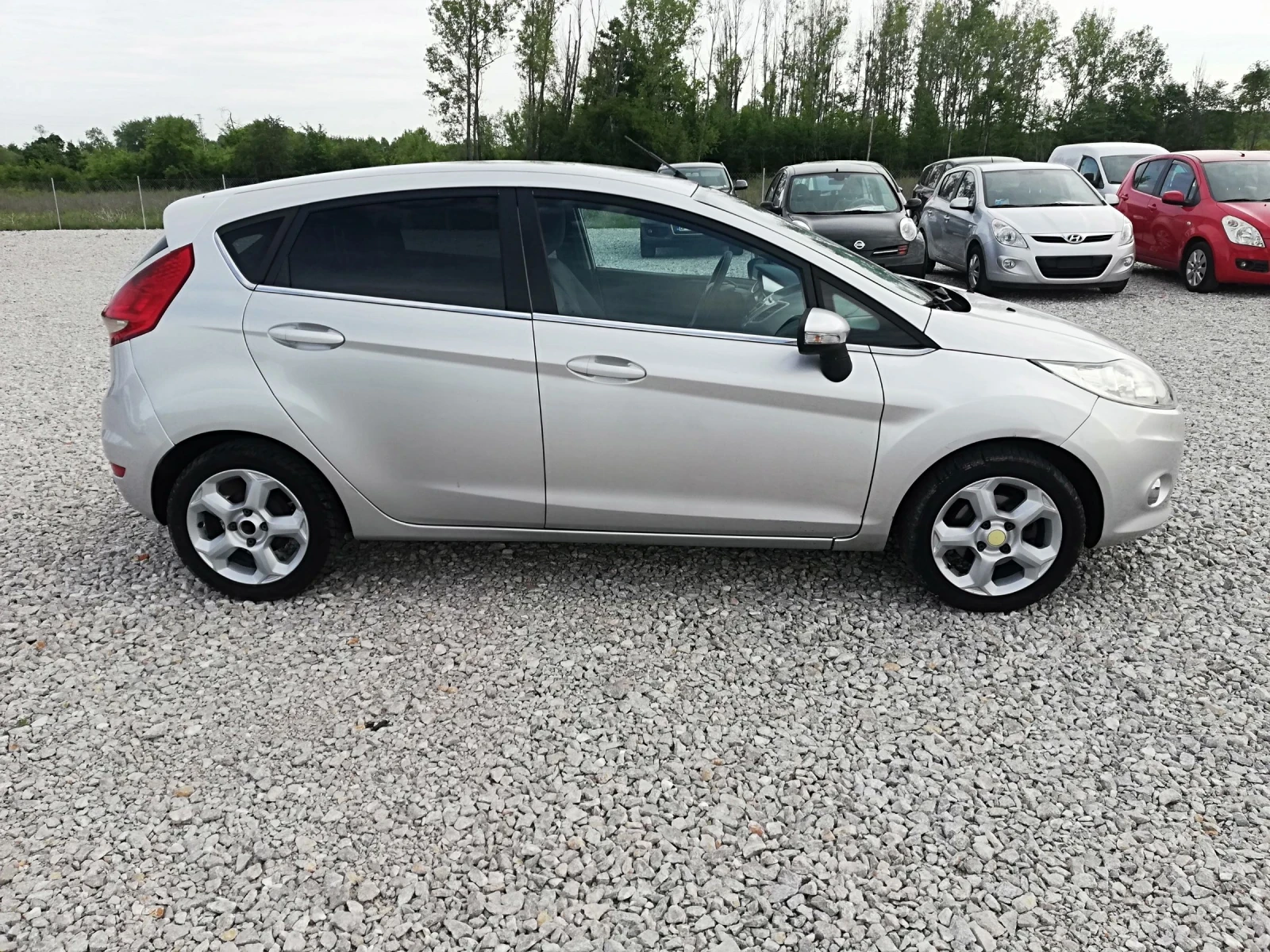 Ford Fiesta 1.4tdci klima titan IT - изображение 7