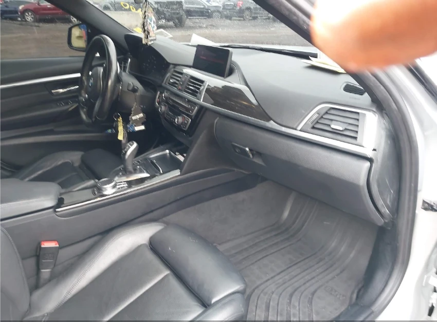 BMW 330 I XDRIVE* M-PACK - изображение 7