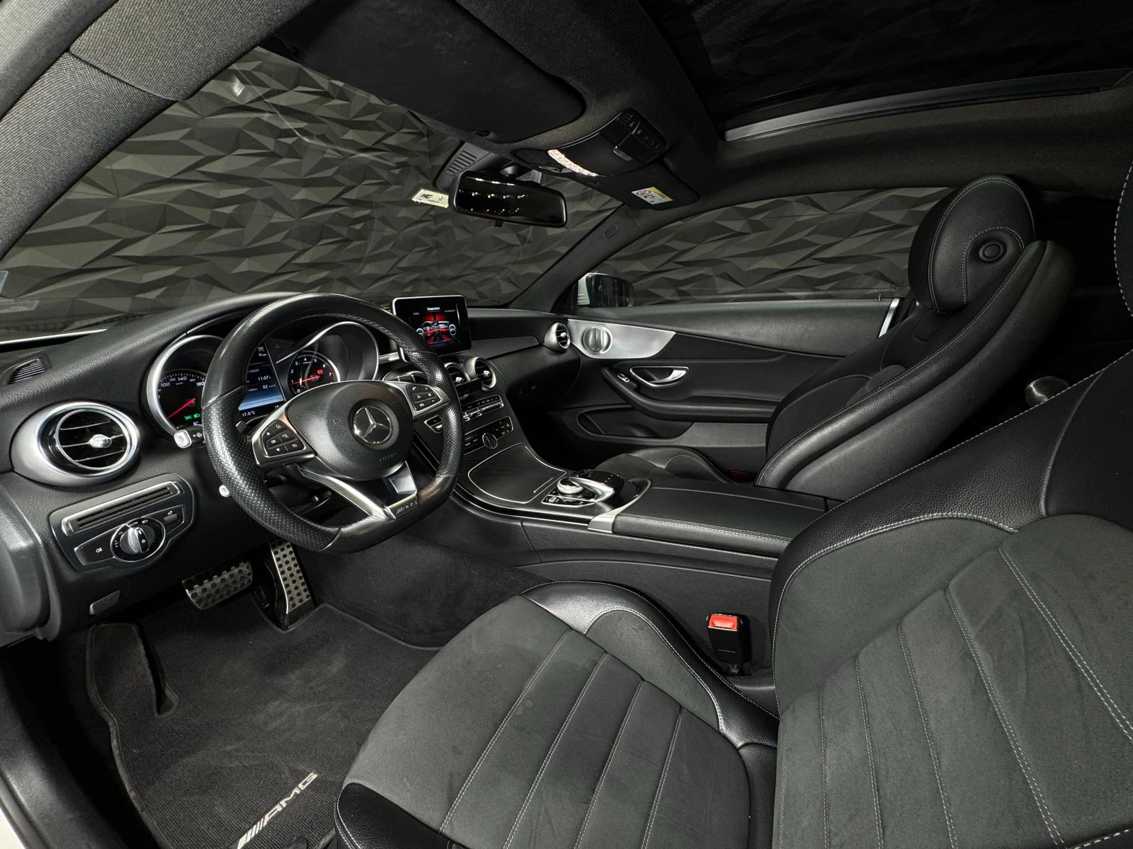 Mercedes-Benz C 250 AMG Line* Pano* Burmester* Camera - изображение 7