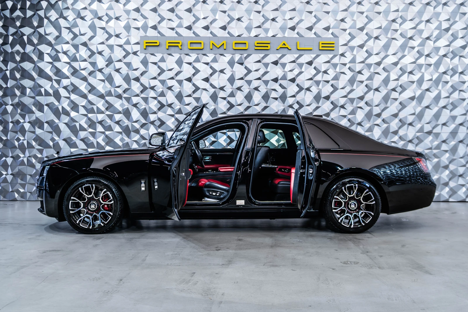 Rolls-Royce Ghost Black Badge Ghost * PROVENANCE*  - изображение 3