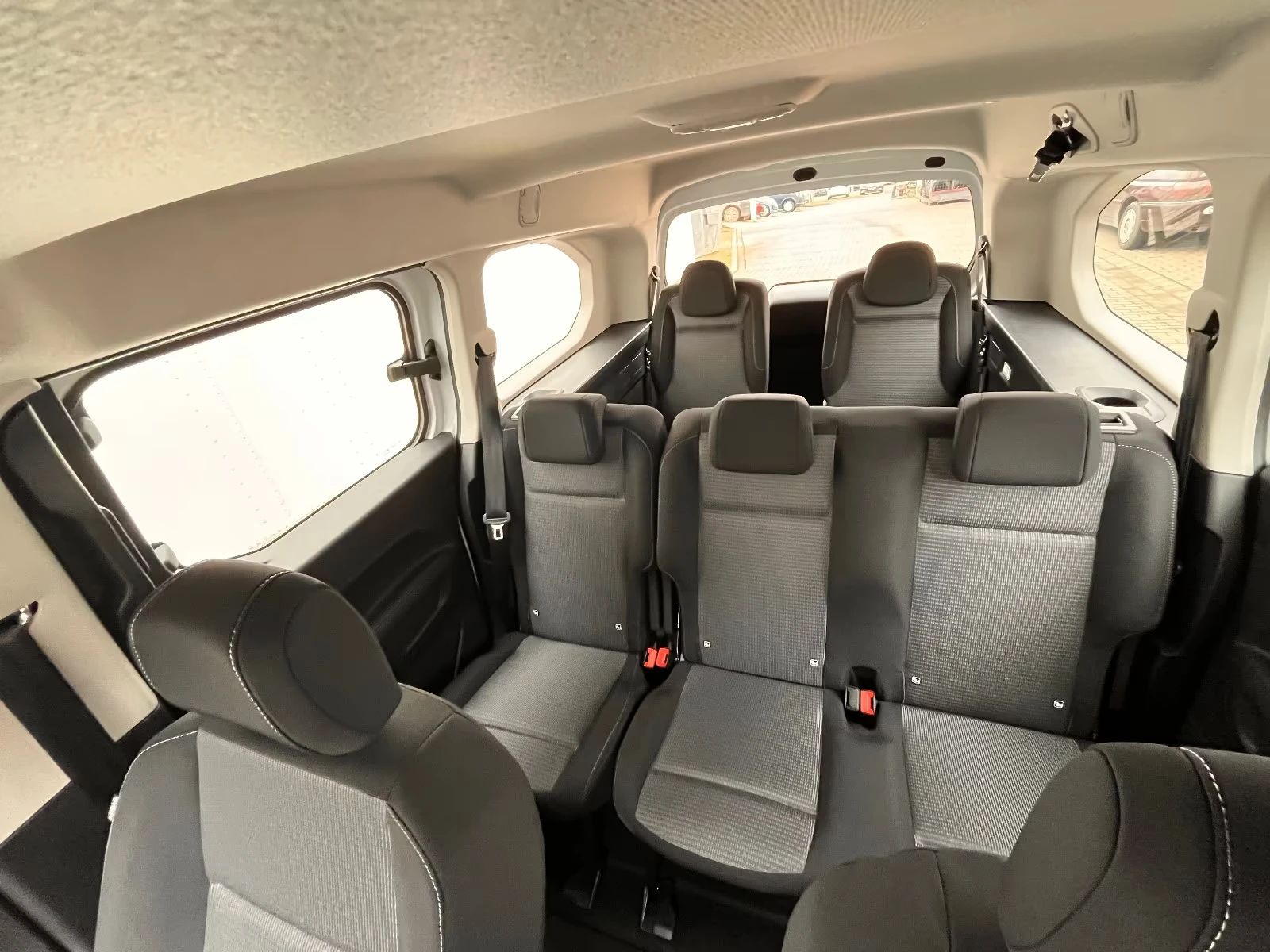 Toyota Proace City НОВ/1.5D/L2/131HP/7S/NAVI/183h, снимка 4 - Автомобили и джипове - 54114476