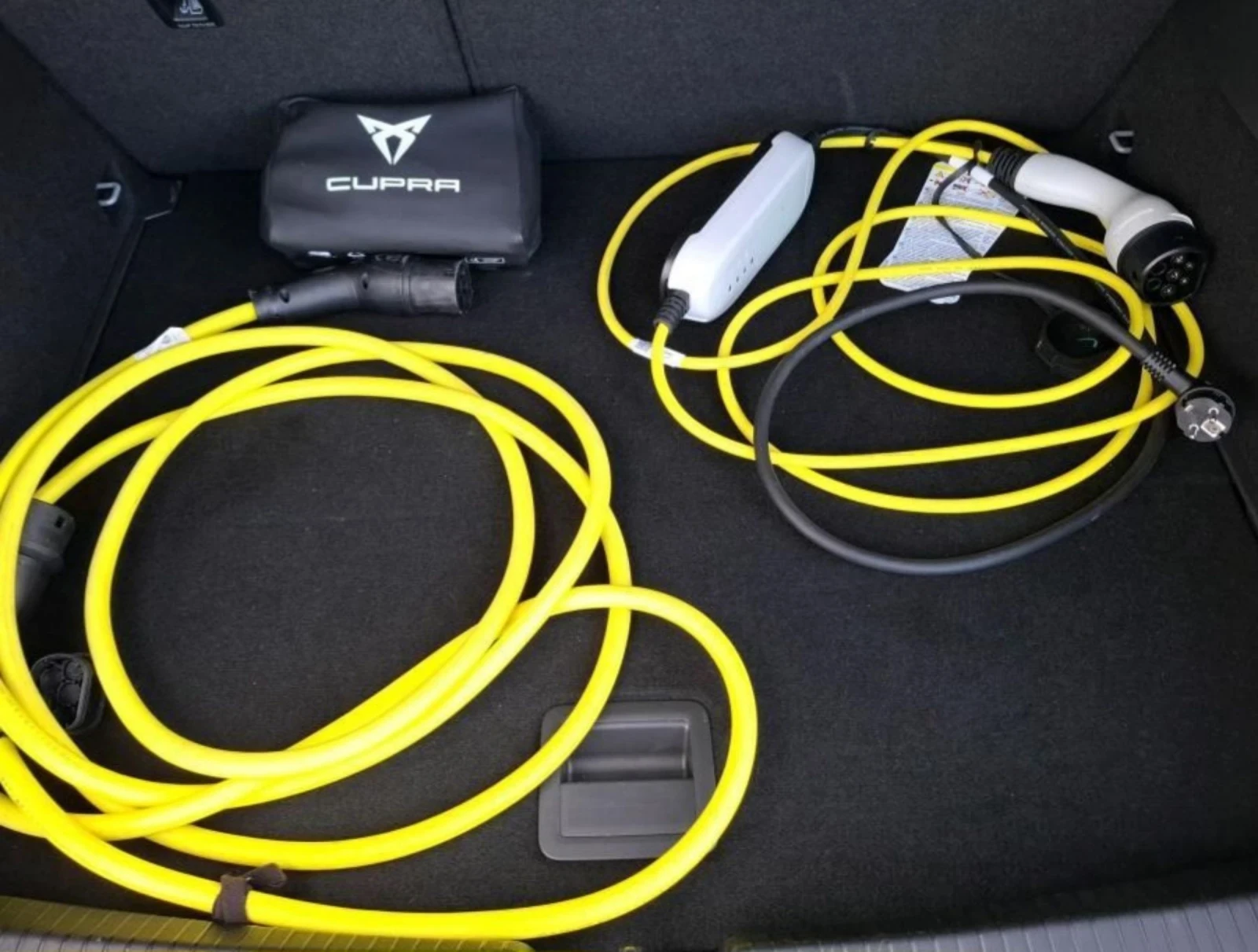 Cupra Born 62Kwh.150Kw.Led.Navi.ACC.Kamera, снимка 14 - Автомобили и джипове - 54211032